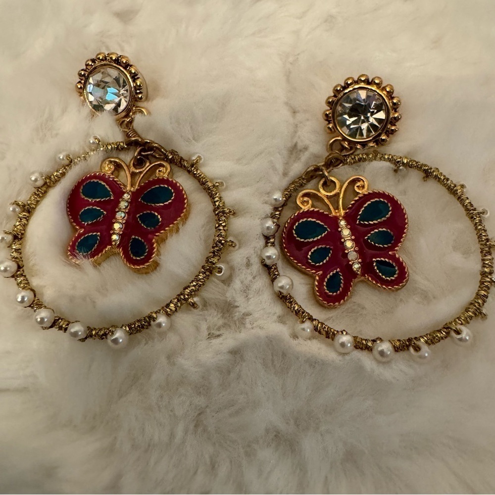 Betsy Johnson Butterfly Earrings. Gold dangling Butterflies. Pearls Pink Blue